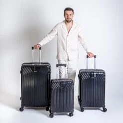 Essentials 02 Set De Valises à 4 Roulettes 3pcs. 9 Essentials 02 Set De Valises à 4 Roulettes 3pcs. -Sacs École Pas Cher Magasin ad48cefe048912f873150e3c9625e76d 2